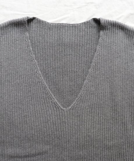 Cashmere V-Necked Vest     [Véritécoeur]