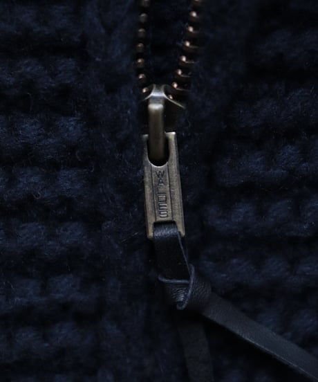 HAND KNITTED ZIP CARDIGAN     [LENO]