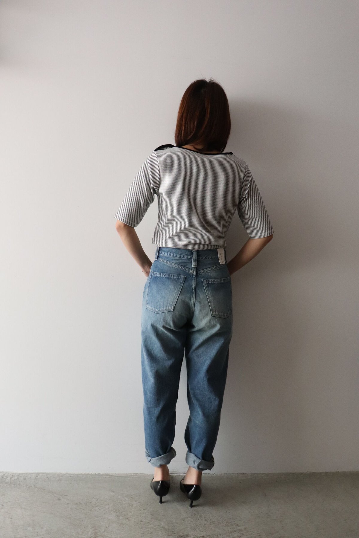 LUCY - High Waist Tapered Jeans