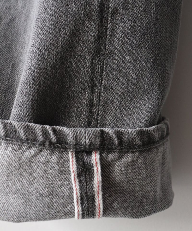 LUCY - High Waist Tapered Jeans 