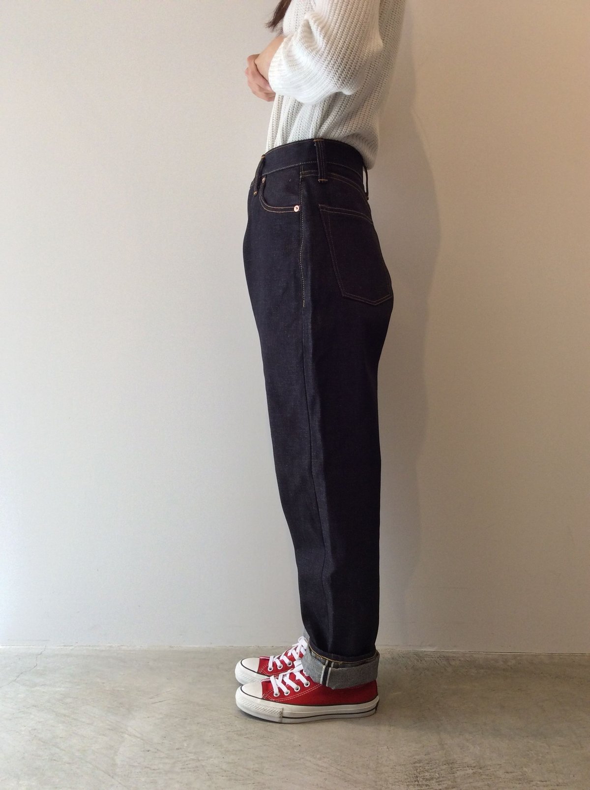 LUCY - High Waist Tapered Jeans - [LENO] | 
