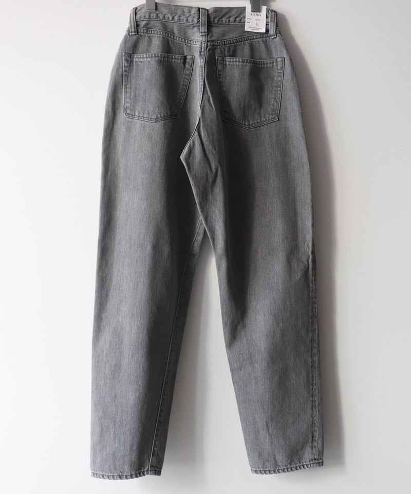 LUCY - High Waist Tapered Jeans LUCY - High Waist Tapered Jeans