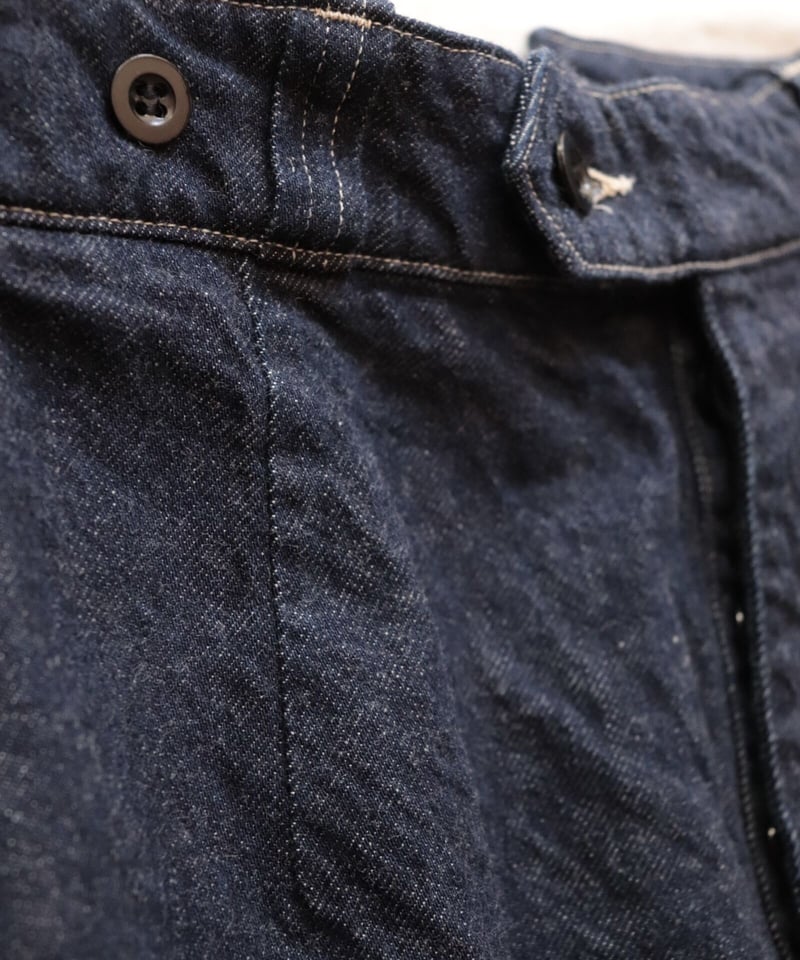 BUCKLE BACK TROUSERS [LENO] | NowN