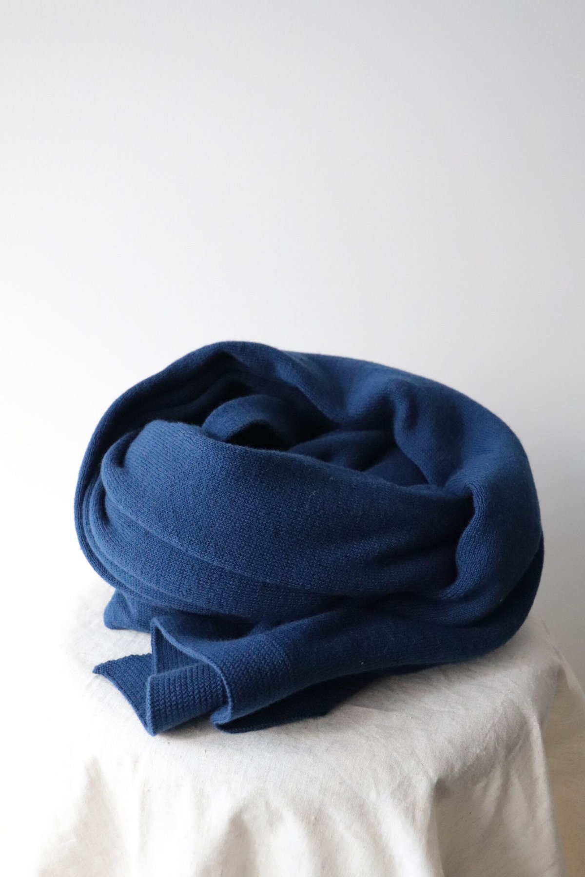 RoToTo ロトト　コットンカシミアマフラー　ブルー COTTON CASHMERE MUFFLER [ROTOTO] | NowN