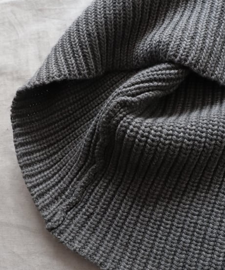 Cashmere V-Necked Vest     [Véritécoeur]