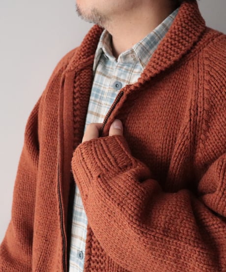 HAND KNITTED ZIP CARDIGAN     [LENO]