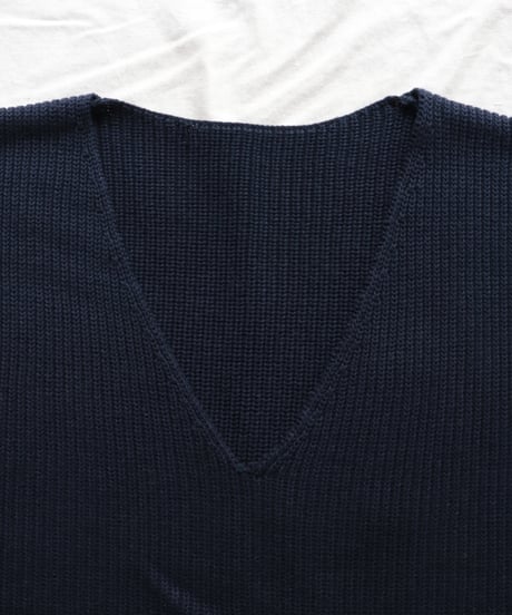 Cashmere V-Necked Vest     [Véritécoeur]