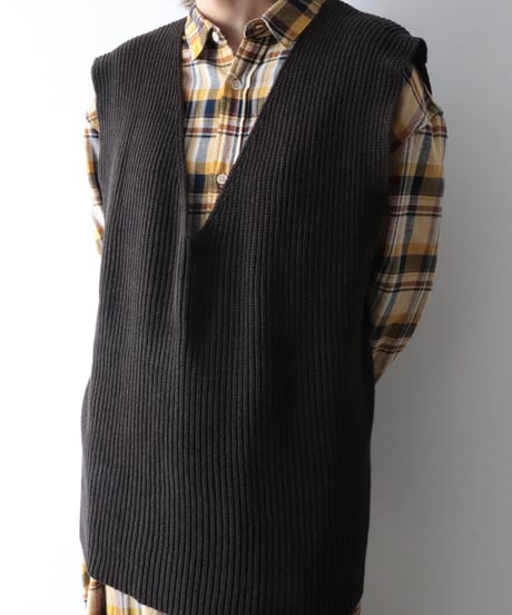 Cashmere V-Necked Vest     [Véritécoeur]