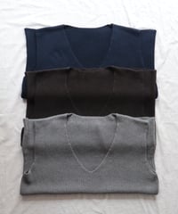 Cashmere V-Necked Vest     [Véritécoeur]