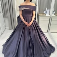 カラードレス   パープル   オフショルダー    光沢サテン   編み上げ   ロングトレーン   花嫁  音楽会/発表会など