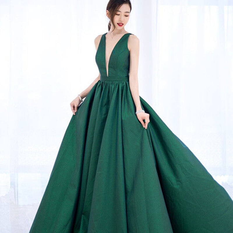 美品！パーティードレス 緑 トレーン 深Vネック 背中見せ 憧れのドレス  