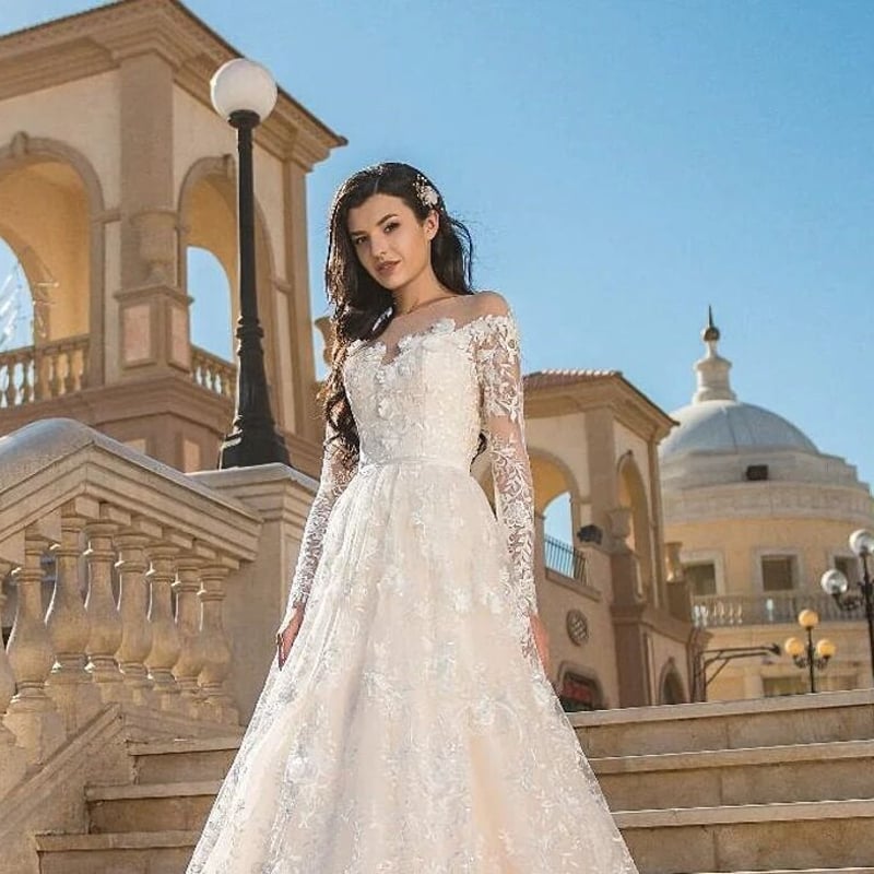 人気上昇！ ウエディングドレス 前撮り 挙式 2次会 バックレス 長袖  