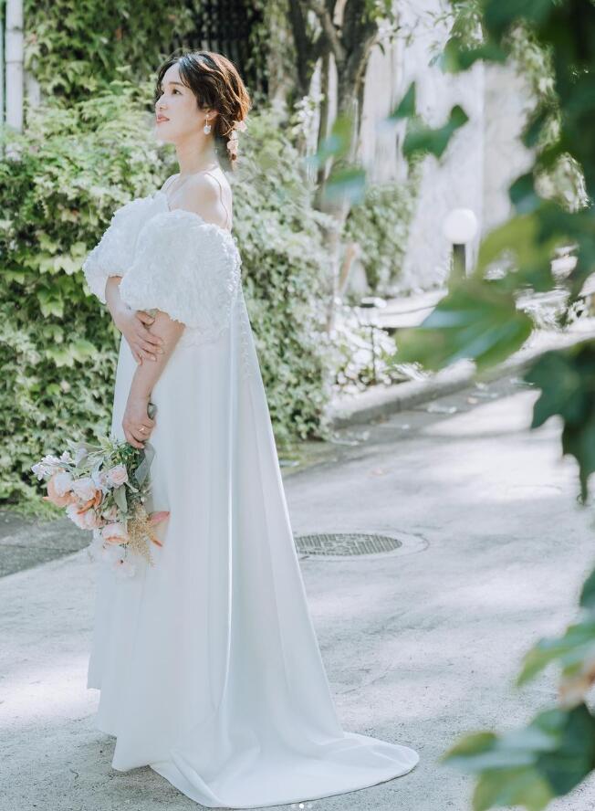 ウエディングドレス キャミソール 姫袖 可愛い くるみボタン 妊婦  