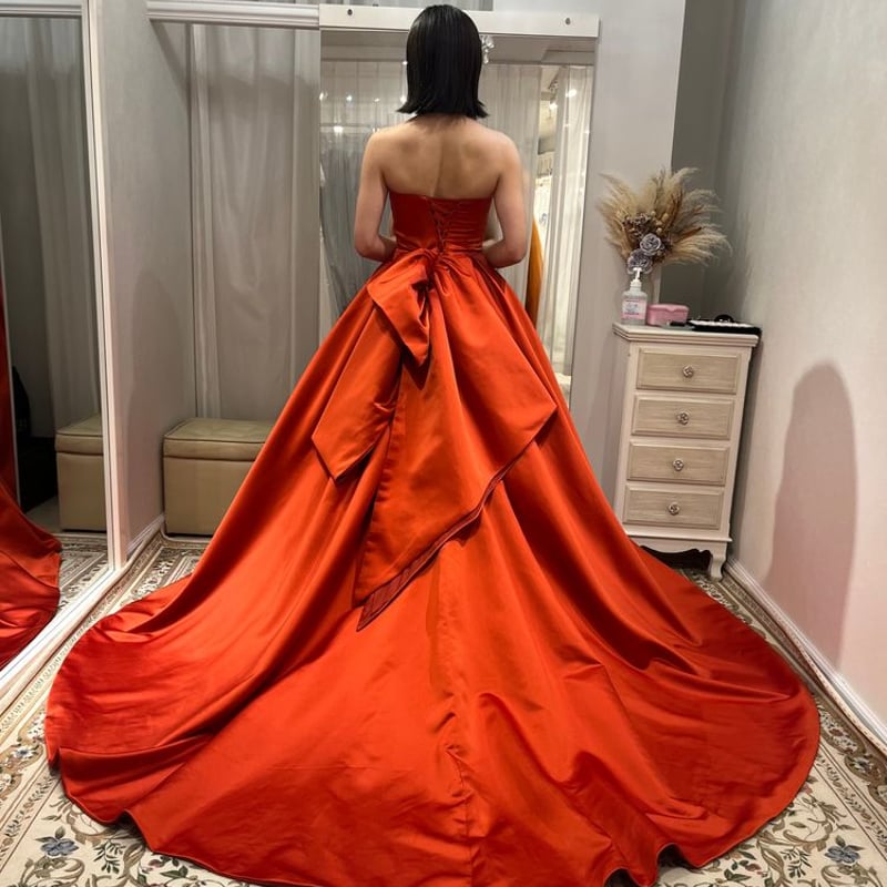 パーティードレス テラコッタ色 ベアトップ ふっくら柔らかなバック  