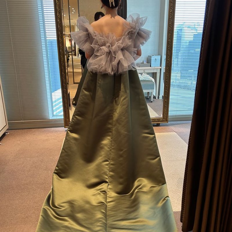 パーティードレス スパンコールチュール素材 デザイン感 チューブドレス グリーン チュールフリルスリーブ スパンコール 刺繍レース パーティー ドレス