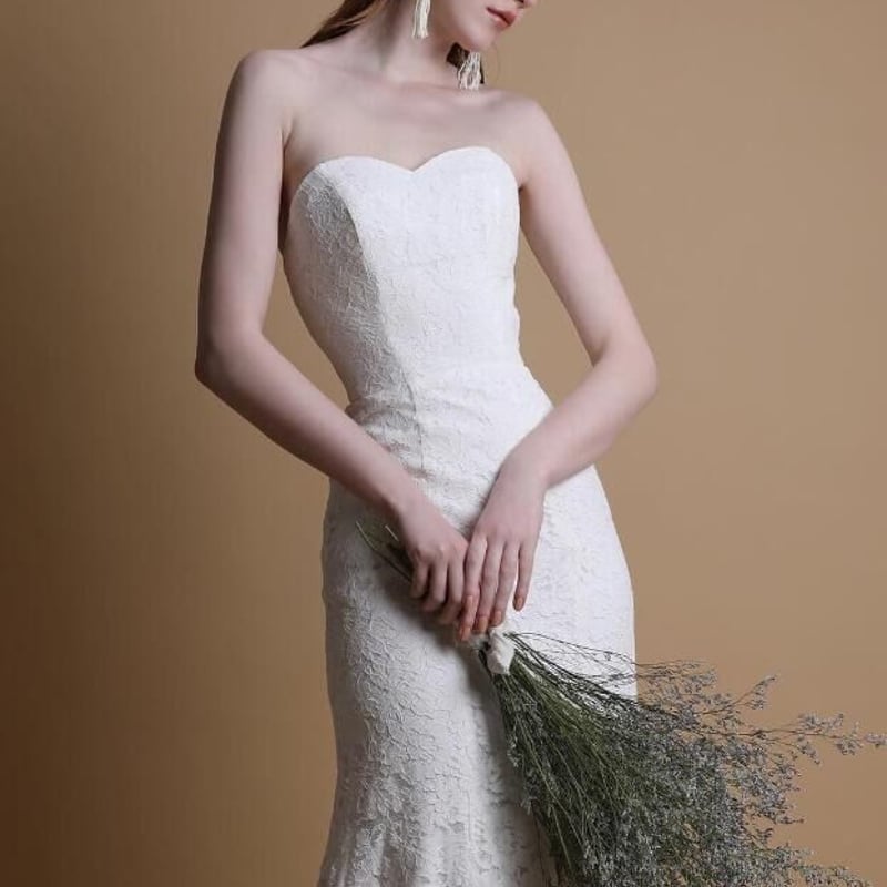 ウエディングドレス 贅沢な総レース ベアトップ 編み上げ ソフト  