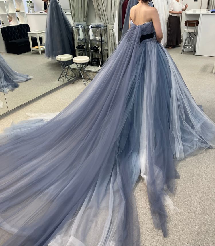 ウェディングドレス パーティー 華やか ブルー 花付き♪ カラードレス 爽やかで優しいブルー ベアトップ 華やか 花嫁