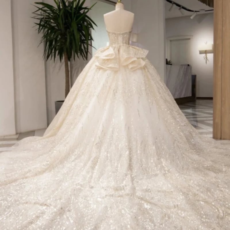 ウェディングドレスキラキラストーン＆パールプリンセスライン