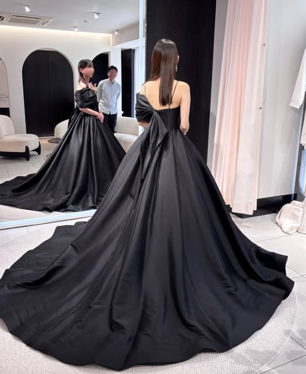 カラードレス ブラック 光沢サテン キャミソール ふっくら柔らかな