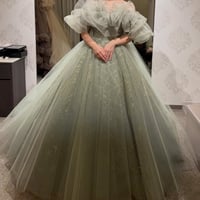 カラードレス  グリーン 取り外し可能なオフショルダー シークインチュール 華やかなトレーン 花嫁 前撮り