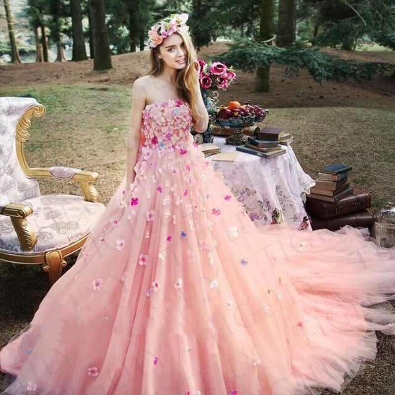 美品！カラードレス ピンク ベアトップ 花モチーフ 華やかなトレーン