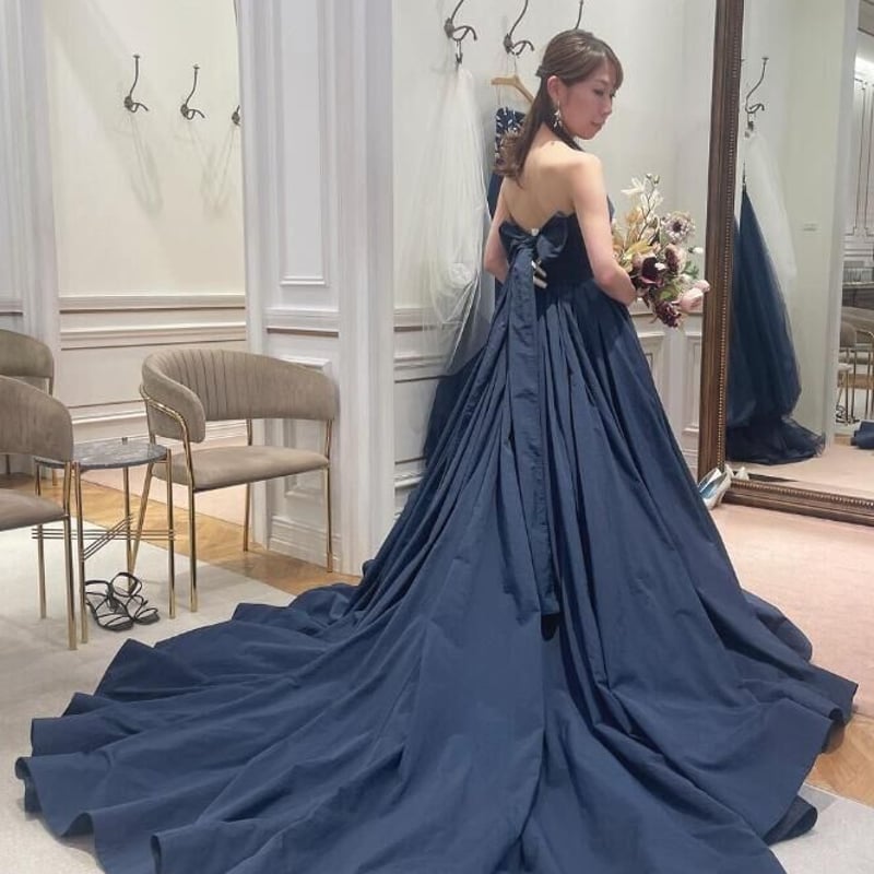 ウェディングドレス 紺/ネイビー ベアトップ ふっくら柔らかなバック  