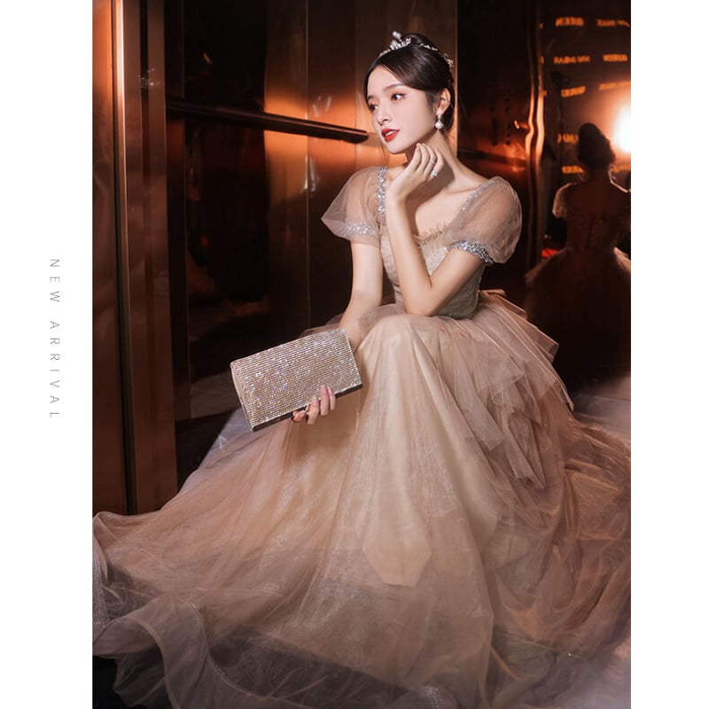 高品質！カーキ色 パーティードレス プリンセスライン パフスリーブ  