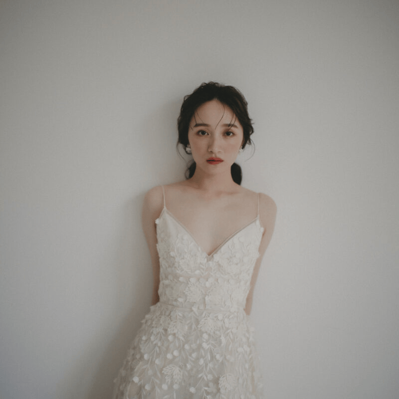 ウェディングドレス リーフ刺繍 キャミソール ベージュ Vネックドレス  