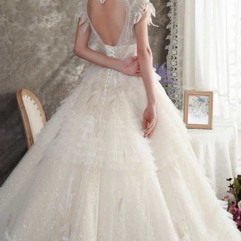 豪華！ ウエディングドレス アンズの色 ソフトチュール プリンセス  