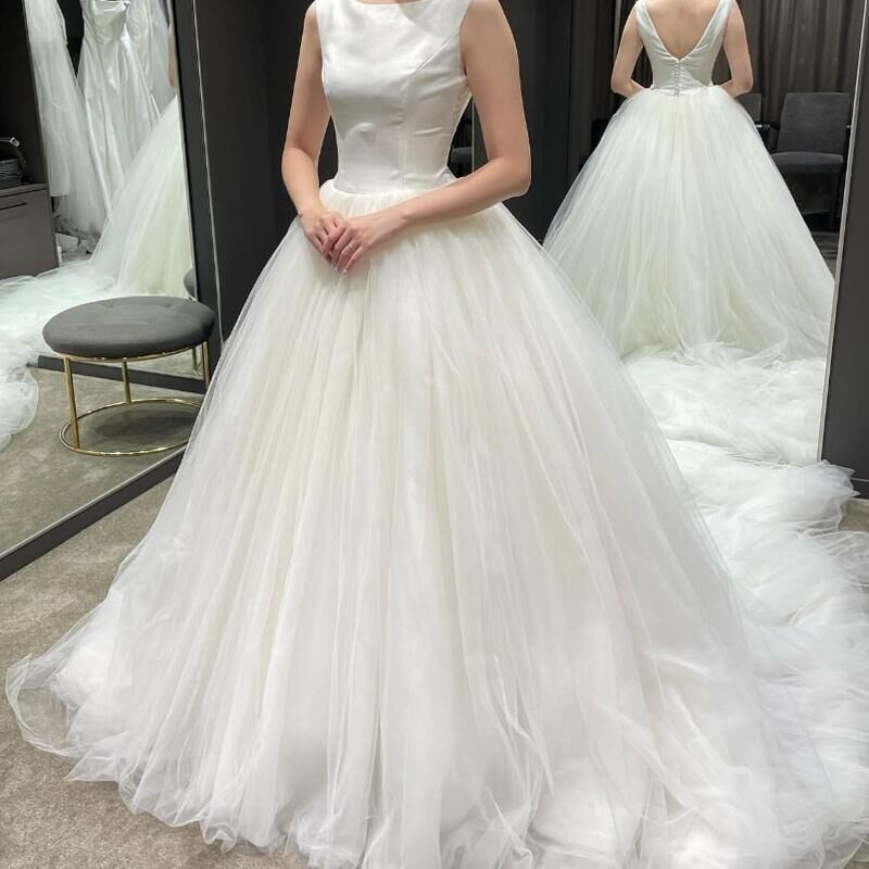 ドレス ホワイト 背中見せ ノースリーブ クルーネック スレンダー  