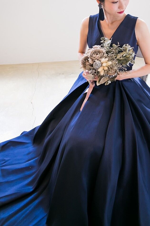 パーティードレス ブルー オンショルダードレス Vネックドレス 床付く  