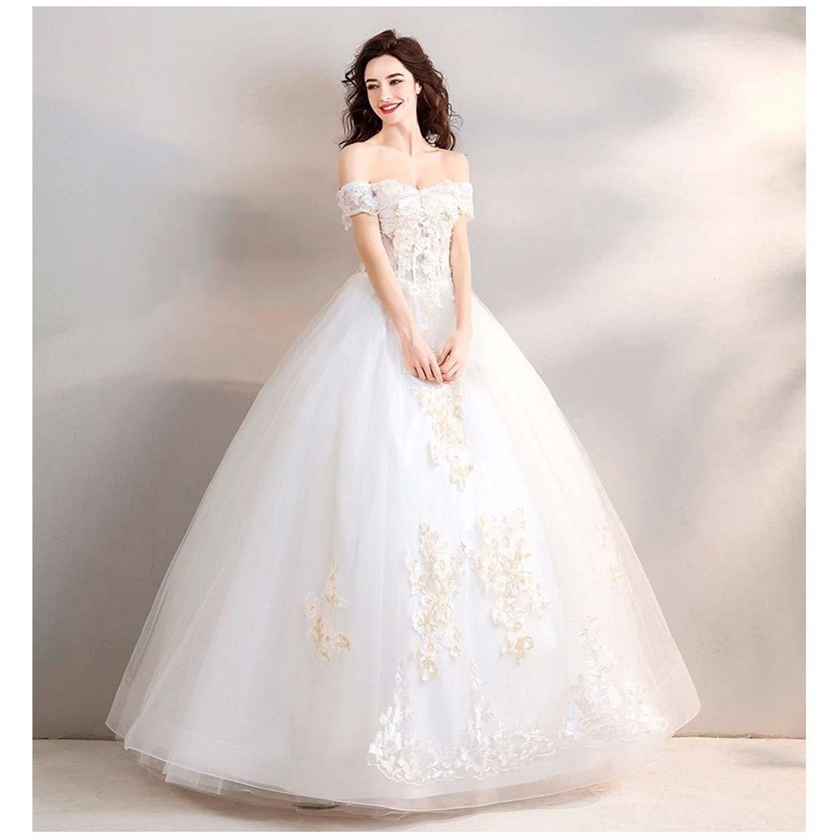 豪華刺繍！ふんわりウエディングドレス&フリル付きロングトレーン！ 豪華刺繍！ふんわりウエディングドレス&フリル付きロングトレーン！