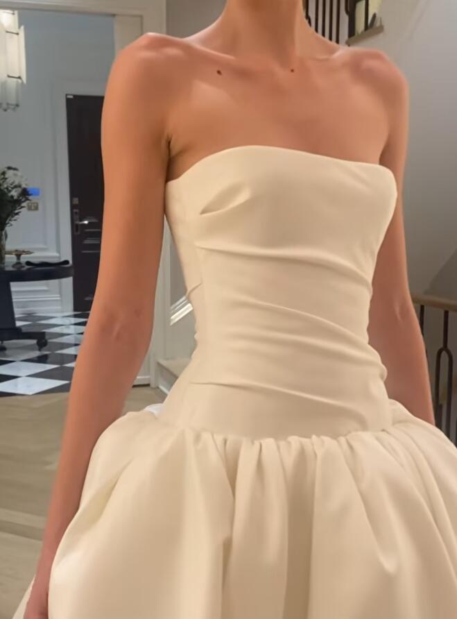 パーティードレス ベアトップ マット生地 くるみボタン 演奏会/音楽会  