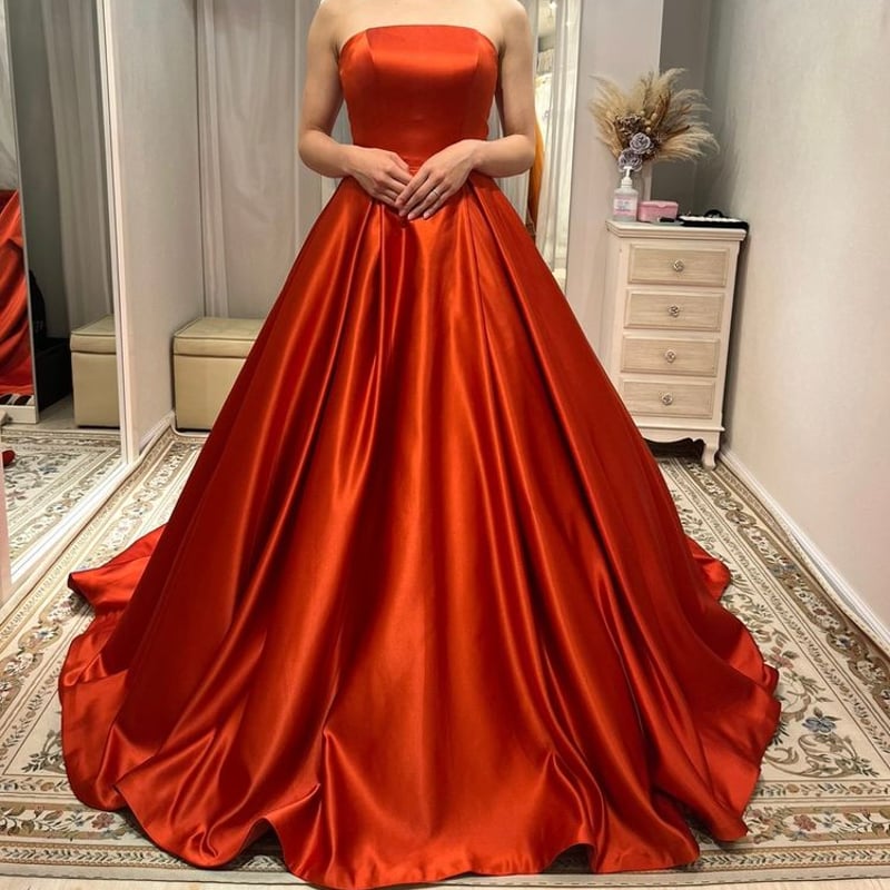 パーティードレス テラコッタ色 ベアトップ ふっくら柔らかなバック  