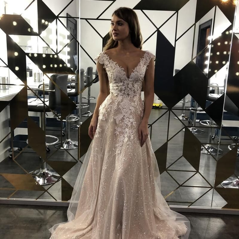 高品質！ウエディングドレス シャンパン色 キラキラチュール 3D立体  