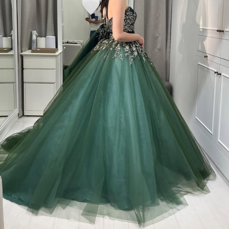 カラードレス 深めな緑 ベアトップ 編み上げ キラキラ光る刺繍