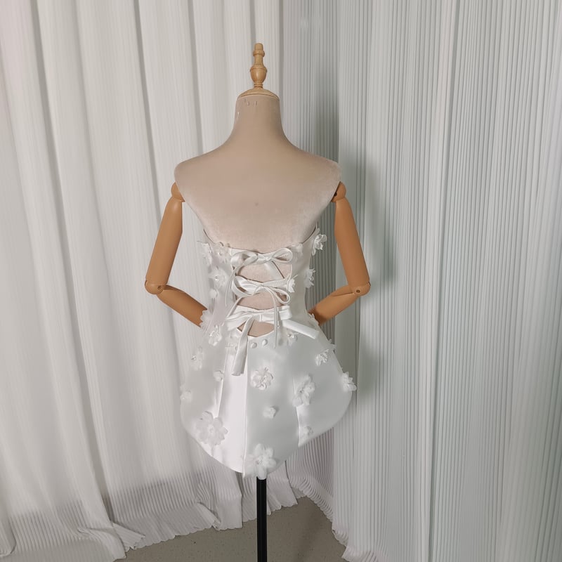 送料無料！ホワイト 花モチーフ 結婚式 光沢サテン ベアトップ  