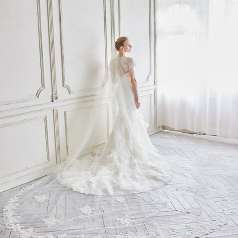 ウエディングドレス 流れる透け花レース 取り外し ラッフルフリル  