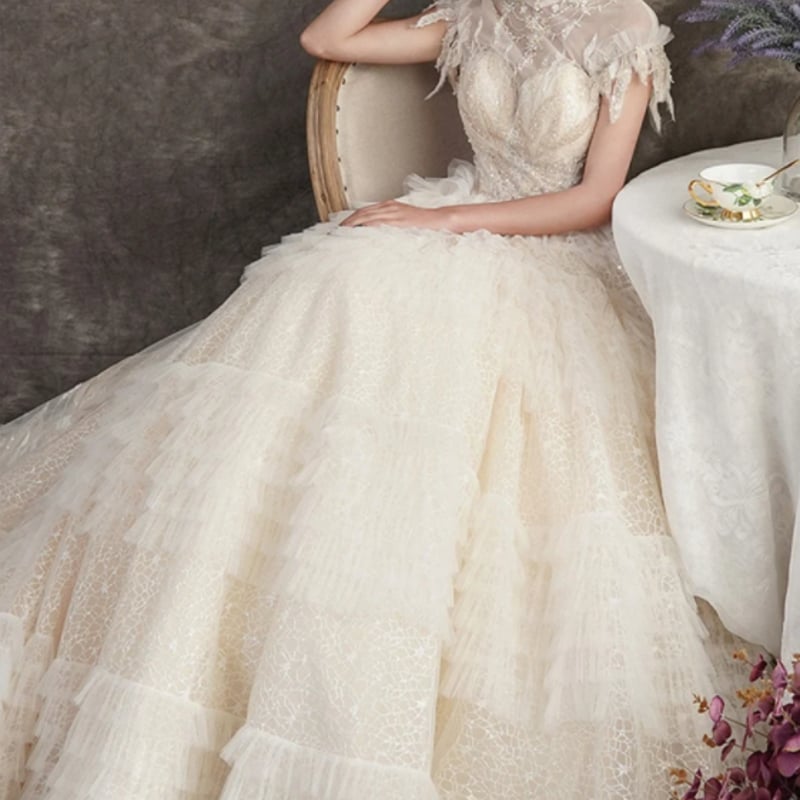 豪華！ ウエディングドレス アンズの色 ソフトチュール プリンセス  