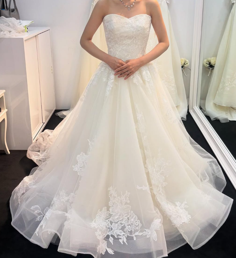 花柄レースのデザインが美しい ベア ウェディングドレス fit=scale-down,w=1200