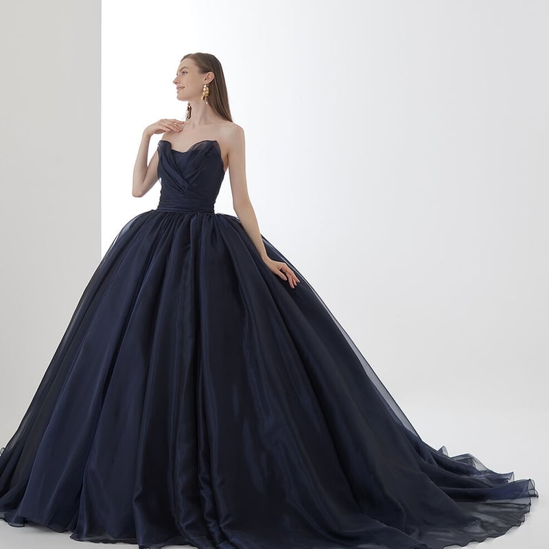 ウエディングドレス 黒/ブラック ベアトップ バックレス ソフト