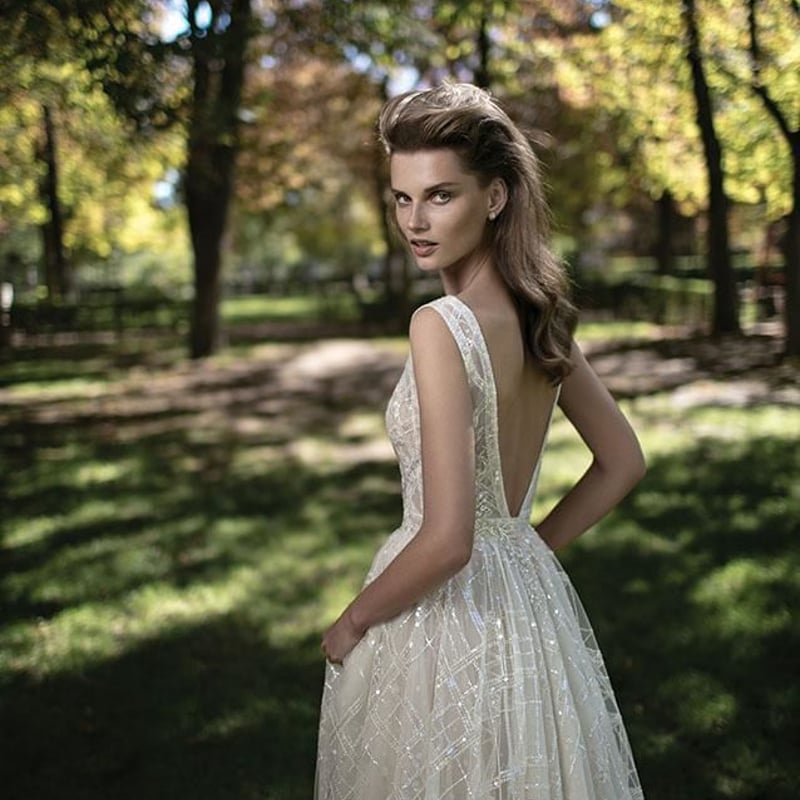 ウエディングドレス Aライン 深Vネックド タンクトップ 結婚式/披露宴  