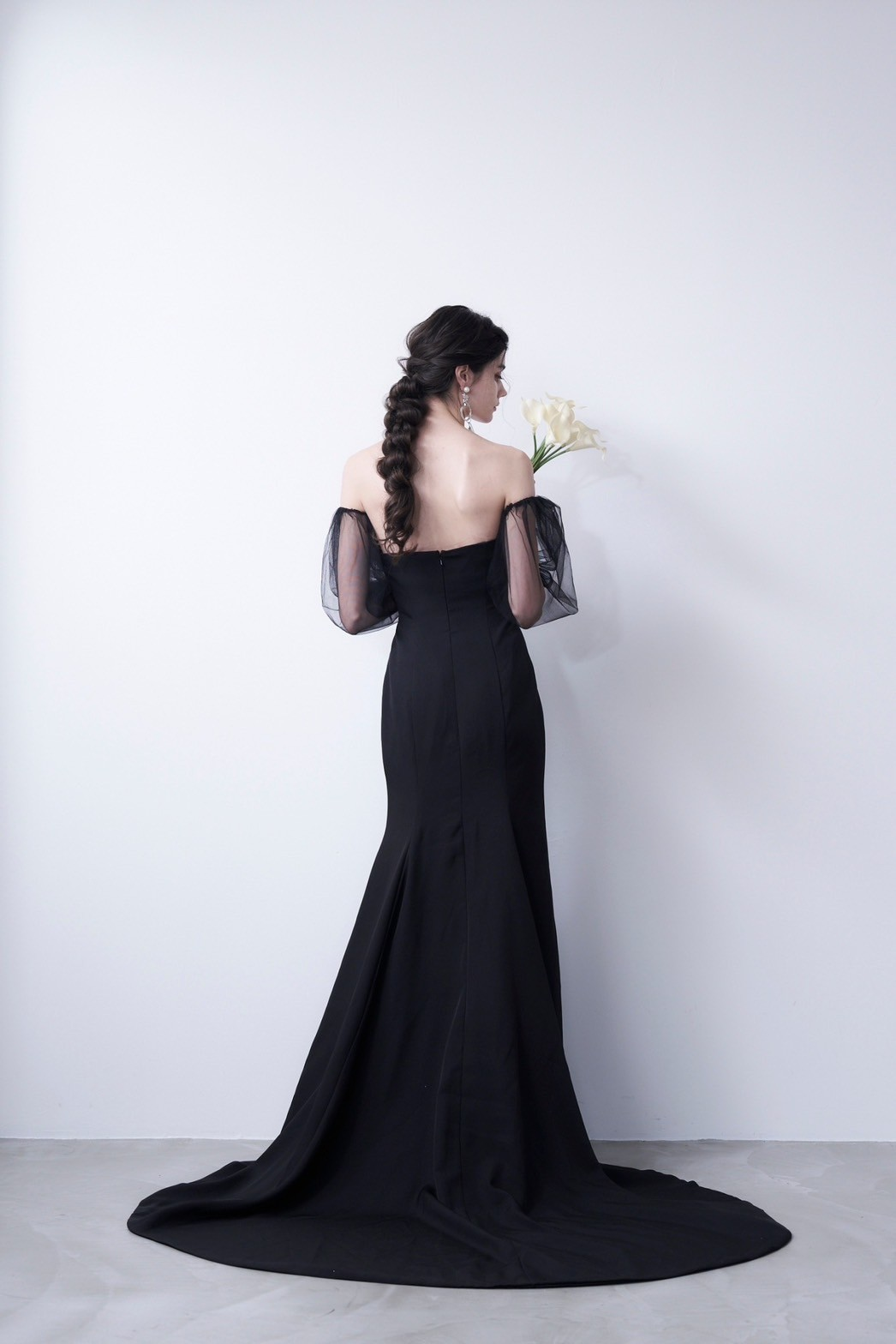 シースルー袖のブラックロングドレス fit=scale-down,w=1200