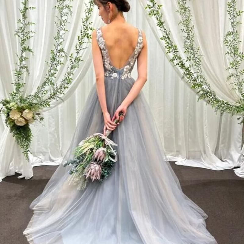 カラードレス 爽やかで優しいブルー 上品花レース バックレス  