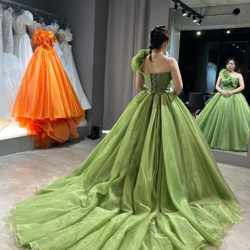 カラードレス グリーン ショルダー型 編み上げ オーガンジー 披露宴