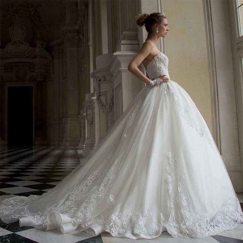 高品質！ウエディングドレス 高級刺繍 オフホワイト ベアトップ  