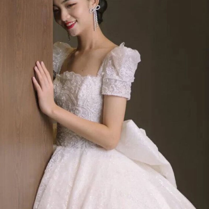 豪華！ラウンドネック ウエディングドレス 華やかなトレーン 姫袖 挙式  