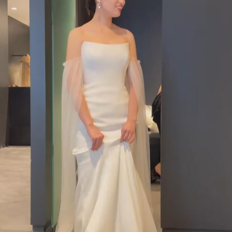 ウェディングドレス スレンダーライン マーメイドライン ふわふわ袖  