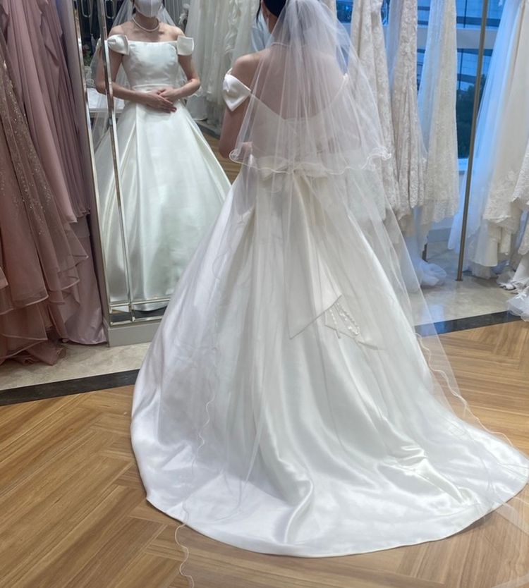 ウェディングドレス 姫袖 可愛い ふっくら柔らかなバックリボン 素敵  