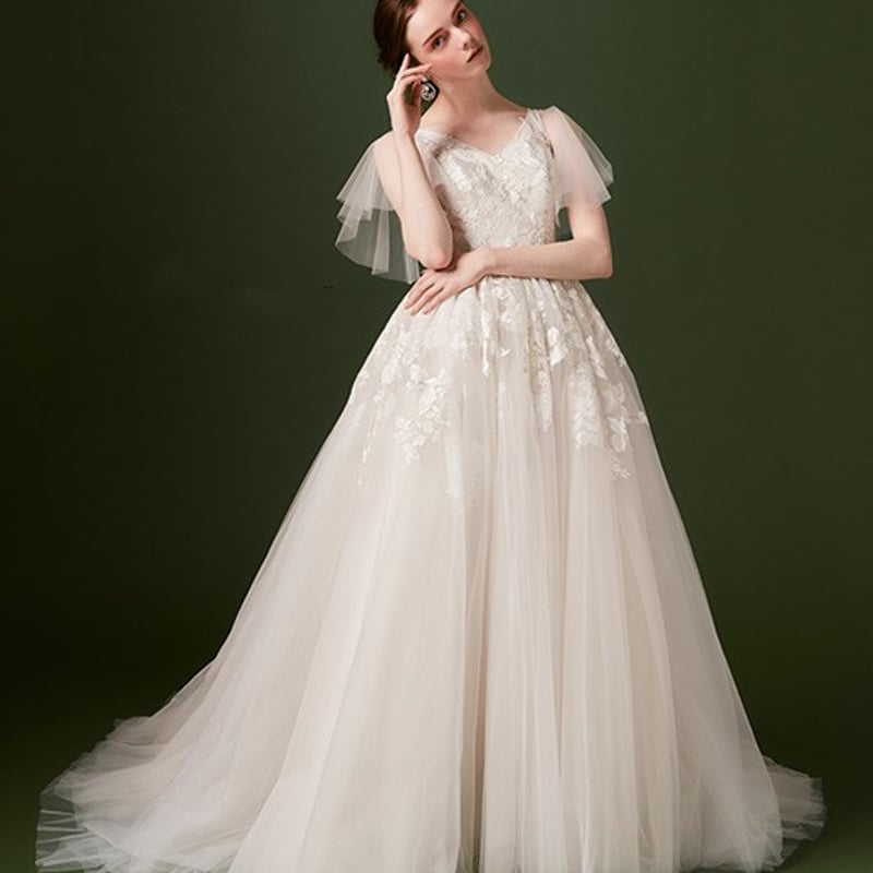 ウェディングドレス エアリー 可愛い オフホワイト チュールスカート